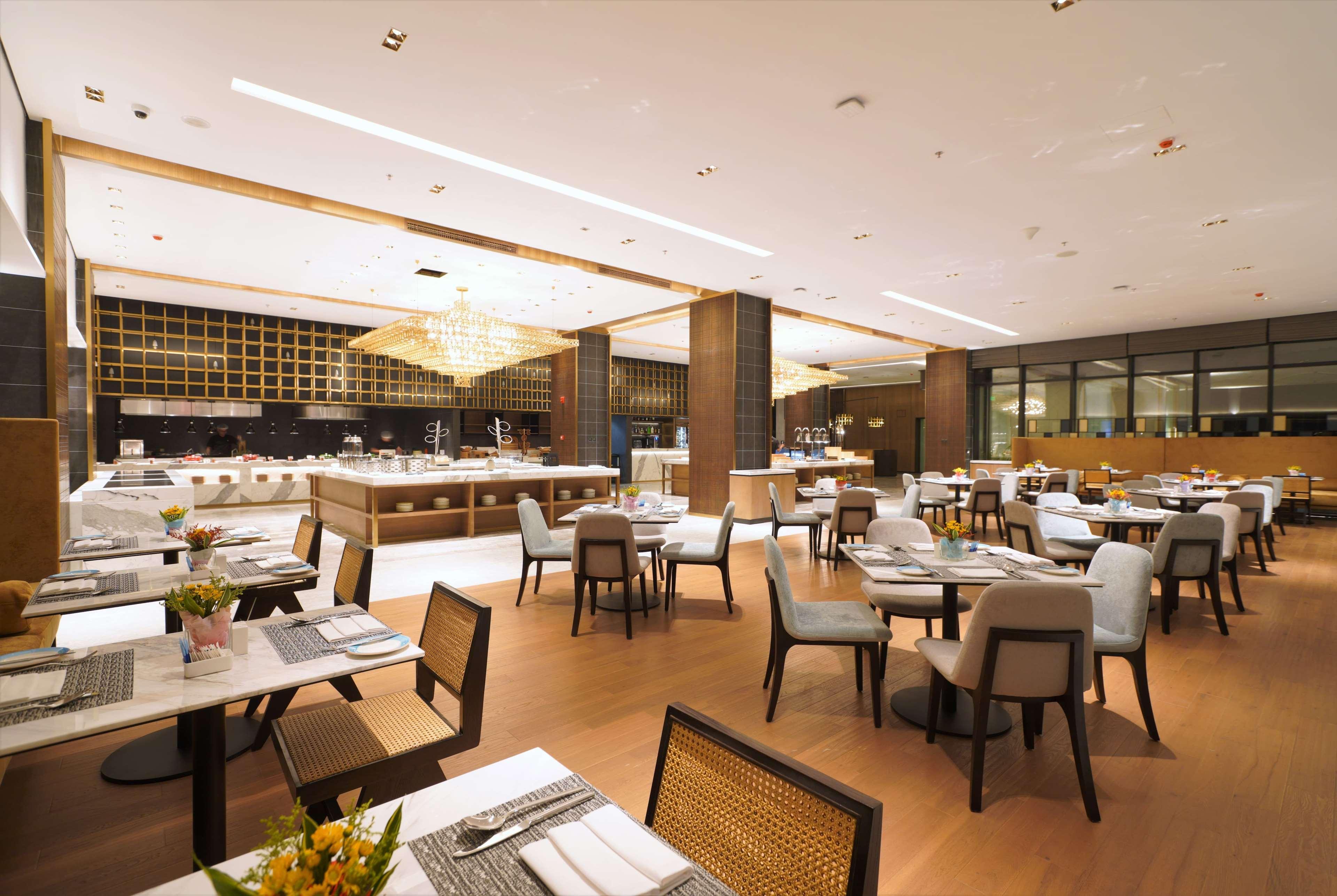 Wyndham Grand Yangon Hotel Bagian luar foto