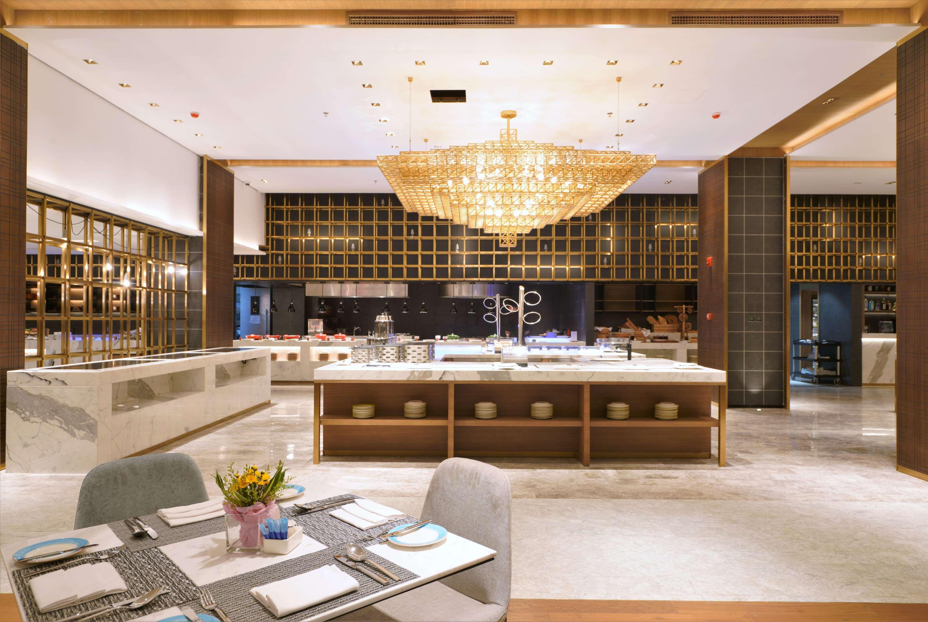 Wyndham Grand Yangon Hotel Bagian luar foto
